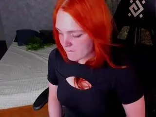 Emili-hols  live sex cam