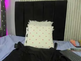 Paulinnacurvy  live sex cam