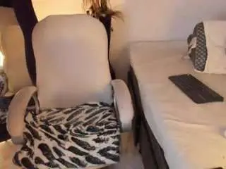 Amber-disney  live sex cam