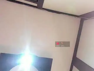 Channelwhite  live sex cam