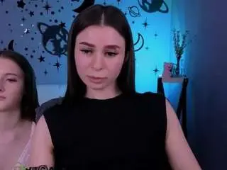 Flora-ri  live sex cam