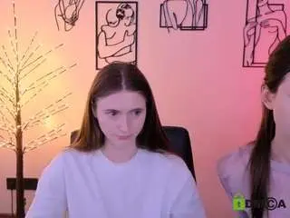 Flora-ri  live sex cam