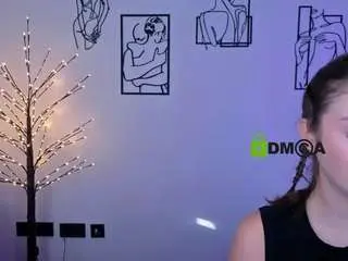 Flora-ri  live sex cam