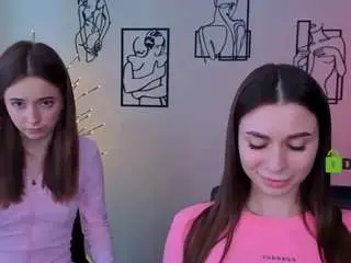 Flora-ri  live sex cam