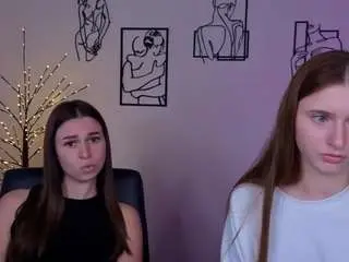 Flora-ri  live sex cam
