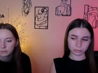Flora-ri  live sex cam