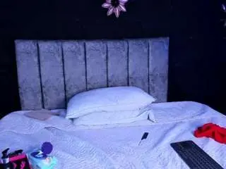 Alaskaflowers  live sex cam