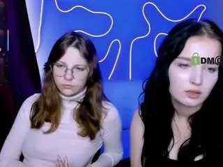 Kriss-babyy  live sex cam