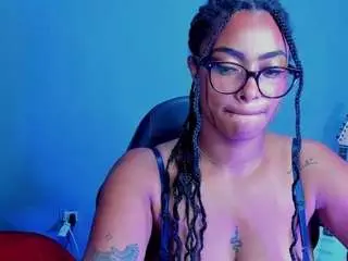 Latasshagettman  live sex cam