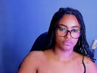Latasshagettman  live sex cam