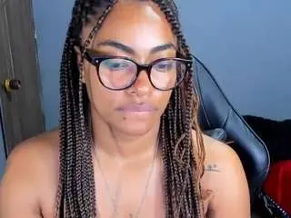 Latasshagettman  live sex cam