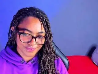 Latasshagettman  live sex cam