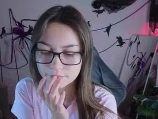 Lunara1n  live sex cam