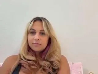 Tiffstreatsxoxo  live sex cam