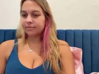 Tiffstreatsxoxo  live sex cam