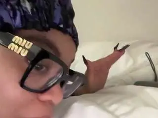 Zahrabliss  live sex cam