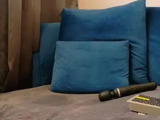 Addell3  live sex cam