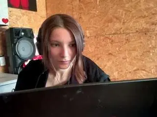 Adenamarien  live sex cam