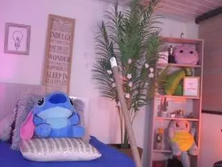 Dakota-moon  live sex cam