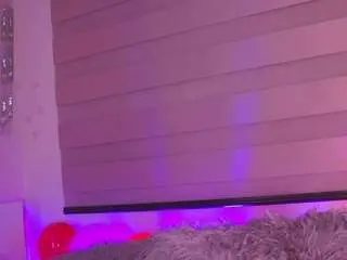 Dakota-moon  live sex cam
