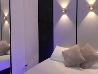 Emily-tolson  live sex cam