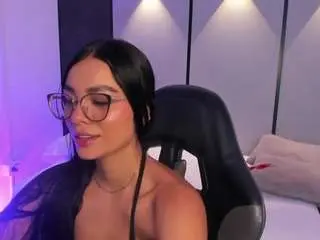 Emily-tolson  live sex cam