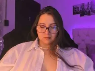 Roxxanne-bail  live sex cam