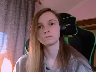 Simonebehnken  live sex cam