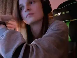Simonebehnken  live sex cam