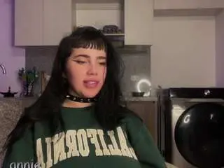 Annie-snow  live sex cam