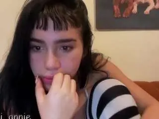 Annie-snow  live sex cam