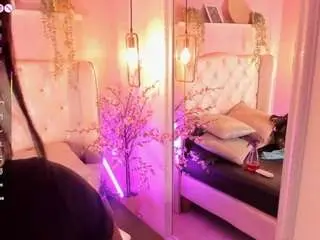 Britanyymore  live sex cam