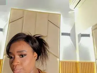 Britanyymore  live sex cam