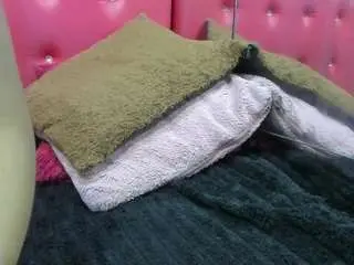 Chloe-fosster  live sex cam