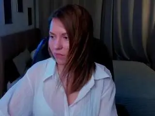 Kira-miragee  live sex cam