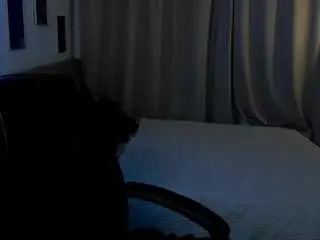Kira-miragee  live sex cam