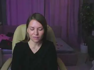 Kira-miragee  live sex cam