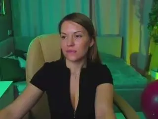 Kira-miragee  live sex cam