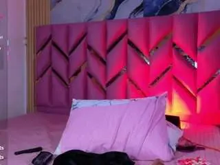 Littleissues  live sex cam