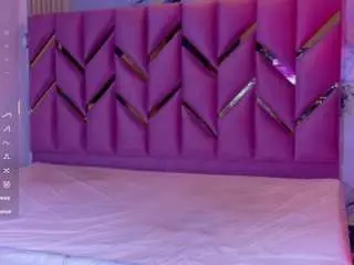 Littleissues  live sex cam