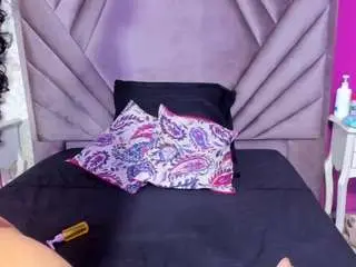Maybigbooty  live sex cam