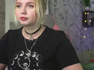Moon-valkyriie  live sex cam