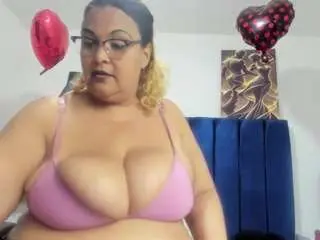 Dubraska1  live sex cam