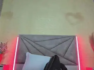 Dubraska1  live sex cam