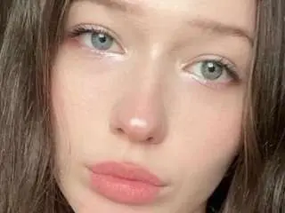 Karyllinnan  live sex cam