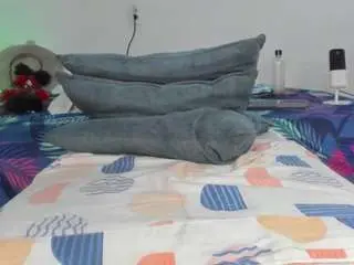 Lovelykitty04  live sex cam