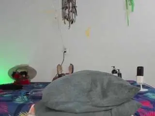 Lovelykitty04  live sex cam