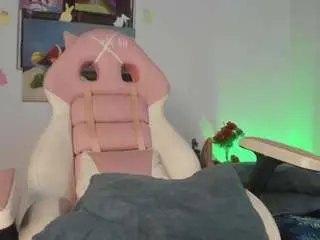 Lovelykitty04  live sex cam