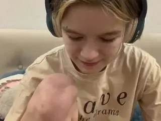 Rosinamcwhirter  live sex cam