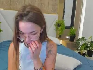 Susannjohnson  live sex cam